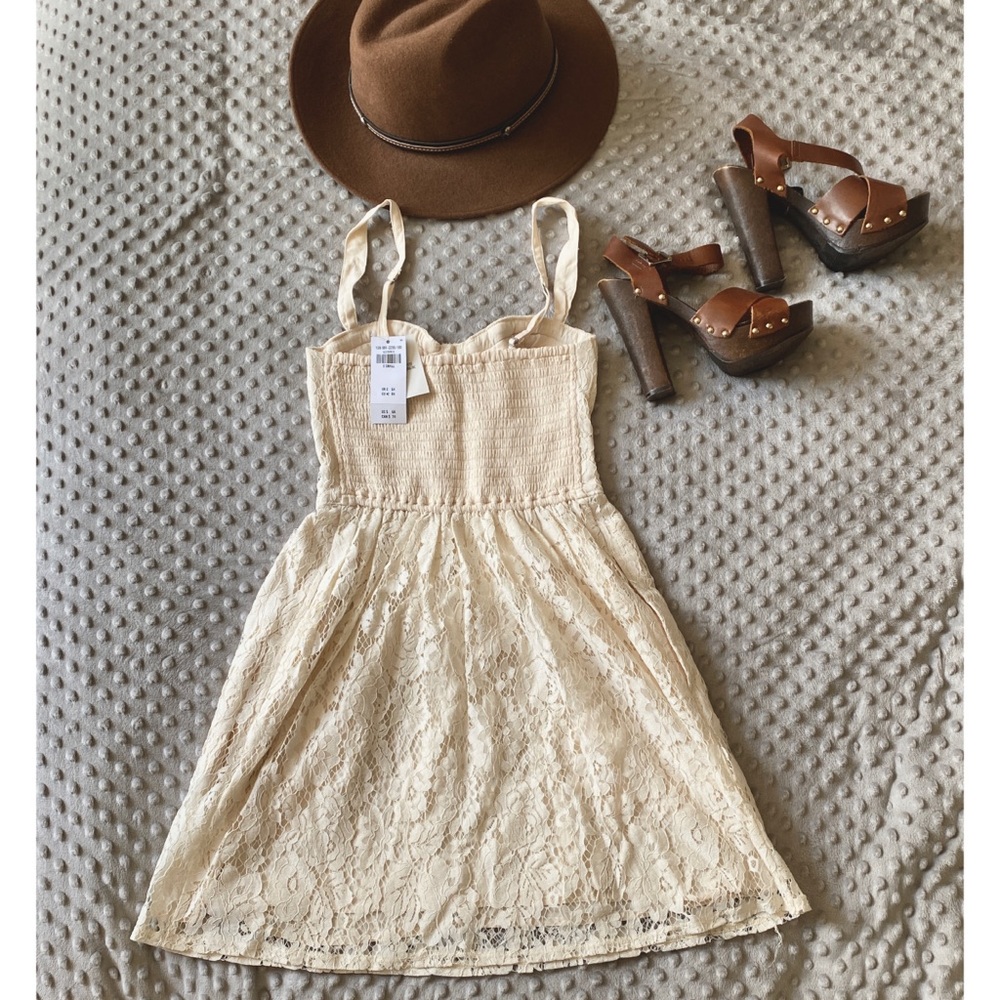 BUSTIER IVORY DRESS 👗🌻🌼 - Picture 5 of 9